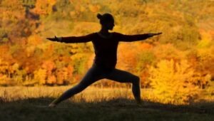 Femme en position de Yoga