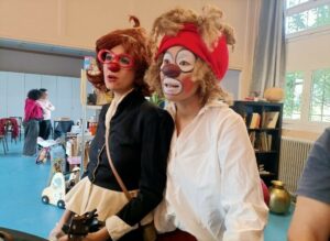 2 clowns de l'association Rire aux Eclats lors de la journée de solidarité du 29 novembre